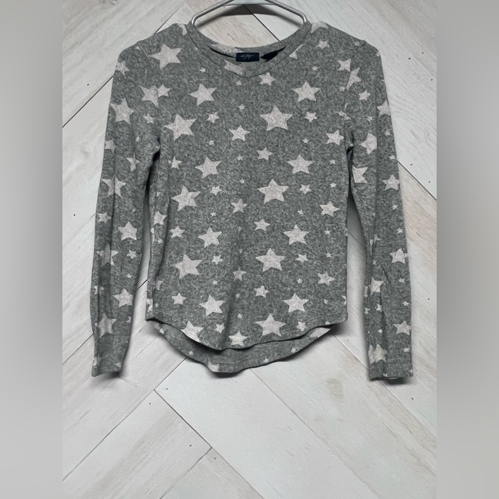 Daytrip Gray Star Long Sleeve Top